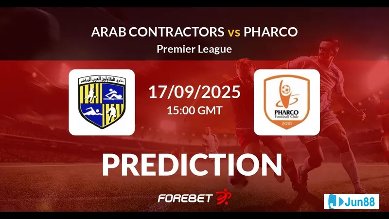 Các cầu thủ Arab Contractors và Pharco tranh chấp bóng trong trận đấu gay cấn