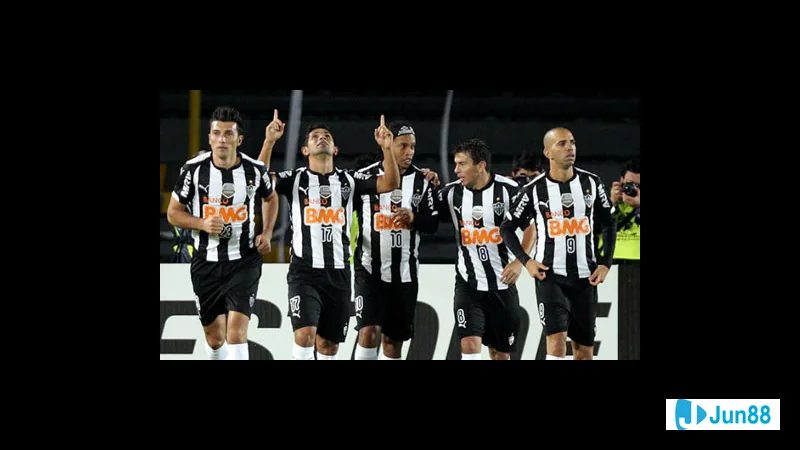 Cầu thủ Flamengo và Atletico Mineiro trong trận đấu diễn ra ngày