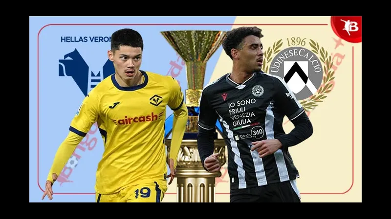 Cầu thủ Verona và Udinese đối mặt trong tình huống tranh chấp bóng Cầu thủ Verona và Udinese đối mặt trong tình huống tranh chấp bóng