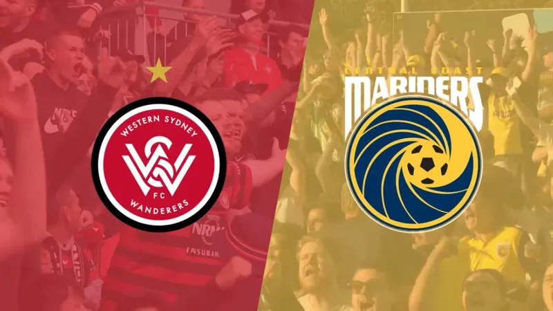 Cầu thủ Central Coast Mariners vượt qua hậu vệ của Western Sydney Wanderers
