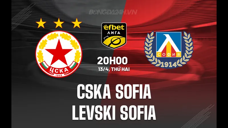 Cầu thủ của CSKA Sofia và Levski Sofia tranh chấp quả bóng